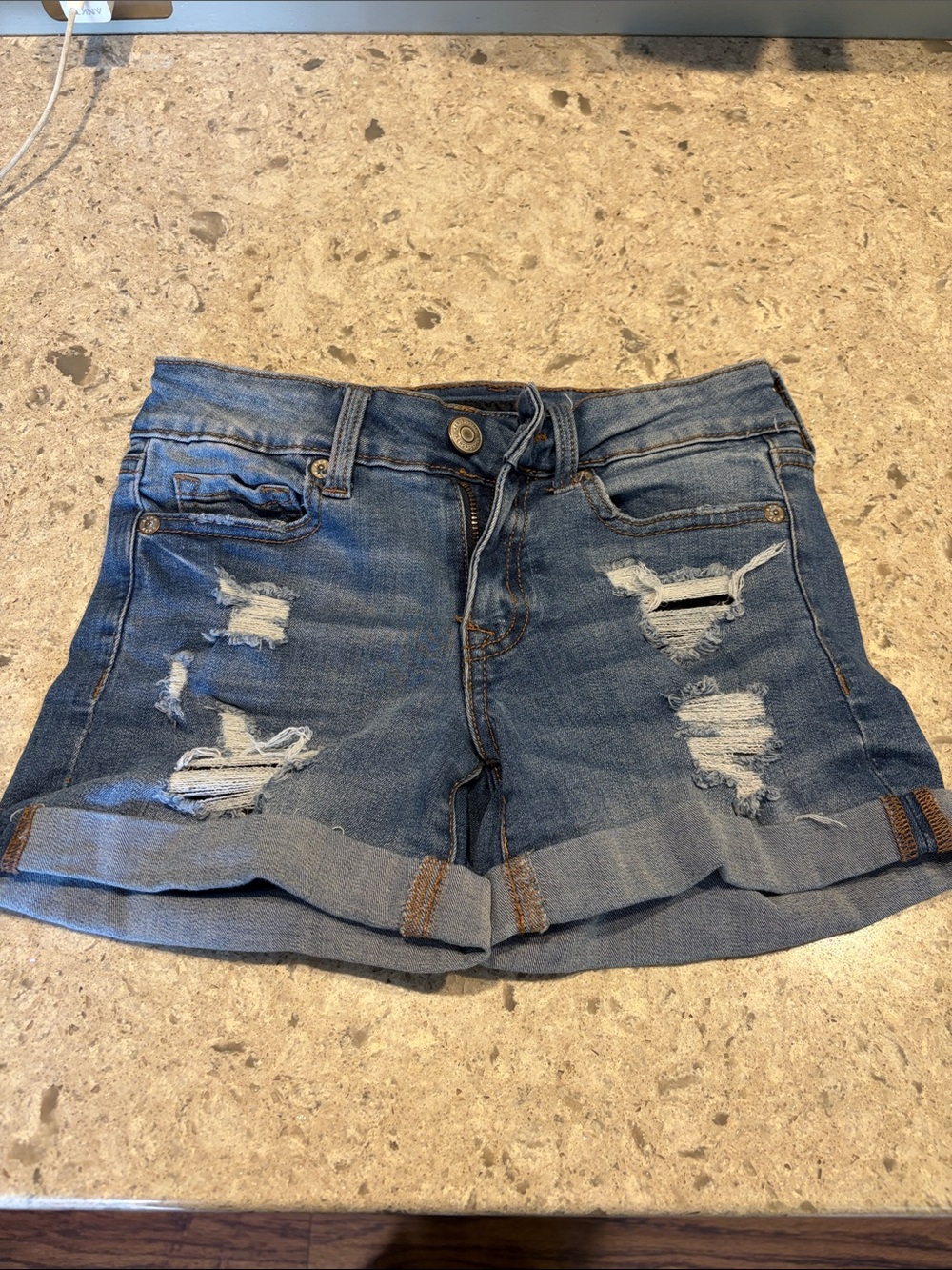 Aeropostale Distressed Rolled-Hem Denim Shorts, Women’s Size 00